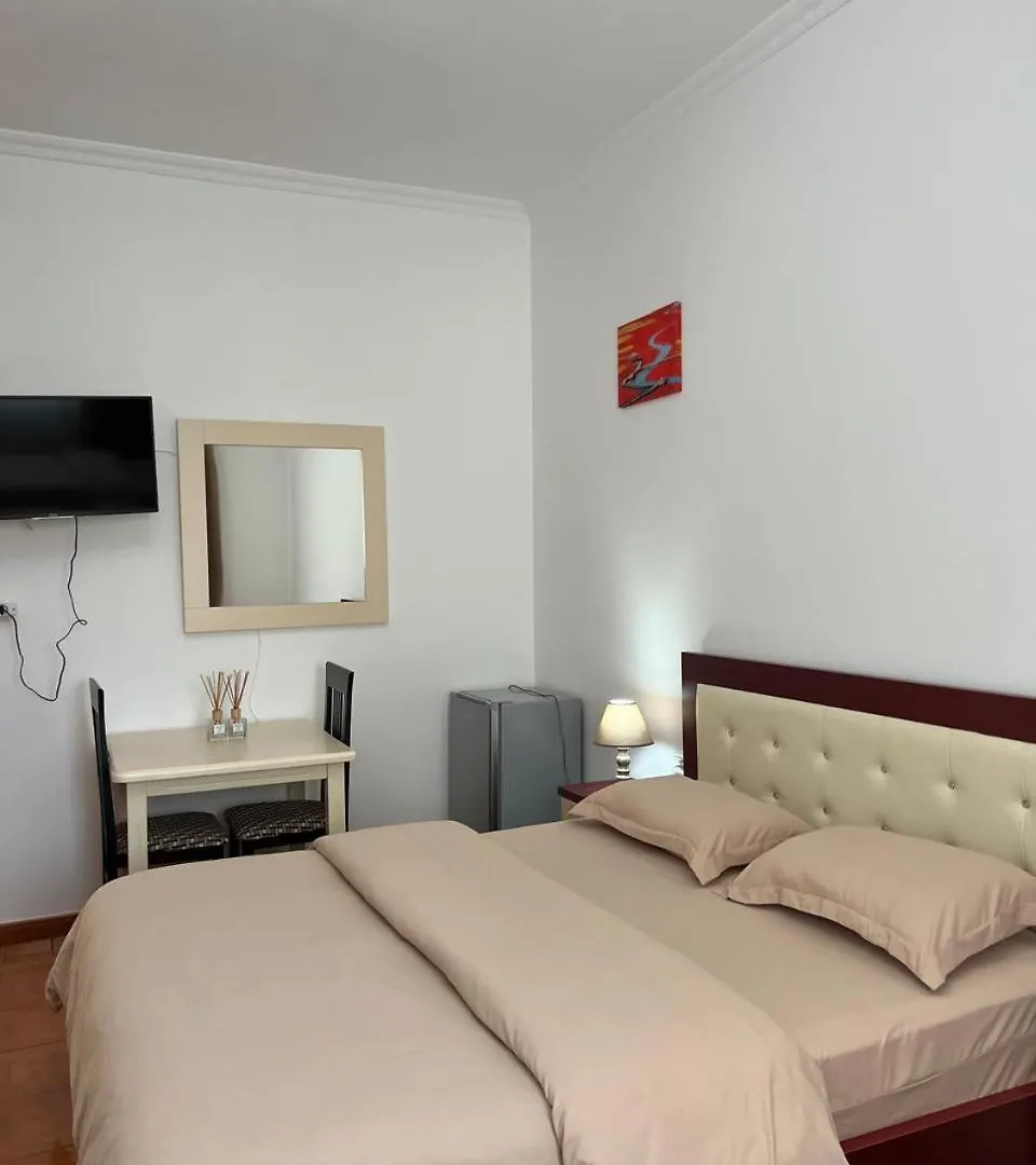 Hotel Kalaja Boks 0*,